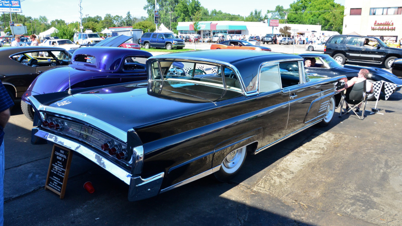 Illustration for article titled Woodward Dream Cruise Gallery